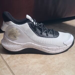 Under Armour White and Black Curry 327 Sneakers